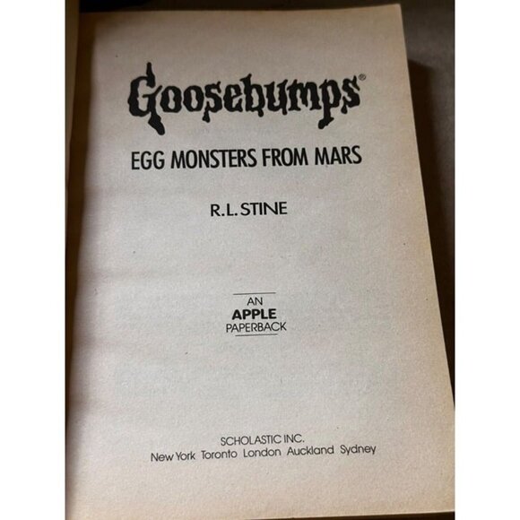 Egg Monsters from Mars Goosebumps Book #42 First cover 2nd Edition Print 1990s - Picture 7 of 12